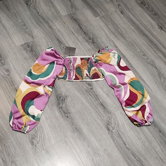 NWT Le Lis Satin Puff Sleeve Crop Top - Picture 4 of 5